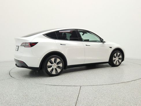 Used 2022 Tesla Model Y Long Range AWD/4WD image 5