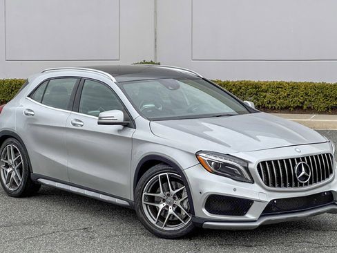 Used 2015 Mercedes-Benz GLA 45 AMG 4MATIC w/ Driver Assistance Package image 9