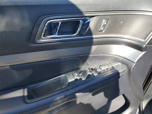 Used 2019 Ford Explorer XLT w/ Equipment Group 202A image 19