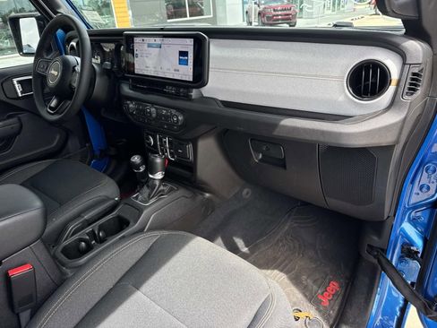 Used 2026 Jeep Wrangler Unlimited Sport AWD/4WD image 10