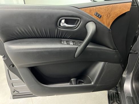 Used 2023 Nissan Armada SL w/ Captain's Chairs Package image 11