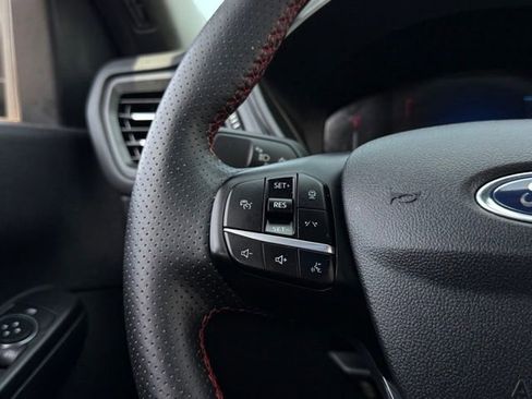 Used 2024 Ford Escape ST-Line w/ Tech Pack #1 AWD/4WD image 11