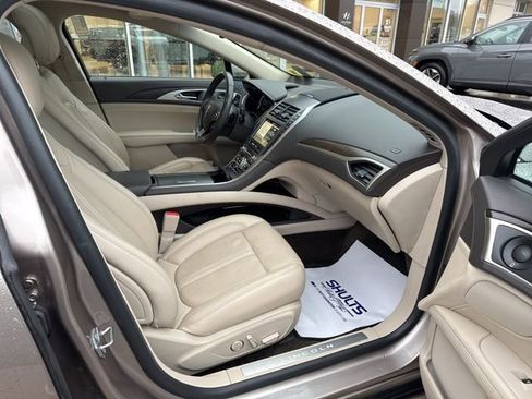Used 2018 Lincoln MKZ Reserve w/ Climate Package FWD image 24