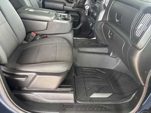 Used 2020 Chevrolet Silverado 2500 Custom w/ Custom Value Package image 28