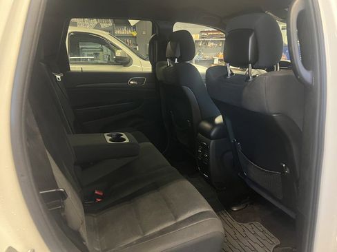 Used 2016 Jeep Grand Cherokee Laredo w/ Quick Order Package 23E image 8