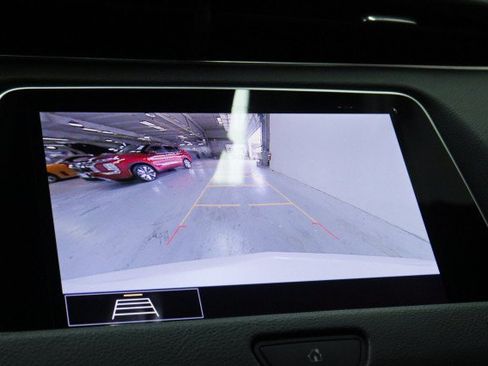 Used 2020 Cadillac XT4 Premium Luxury FWD image 17