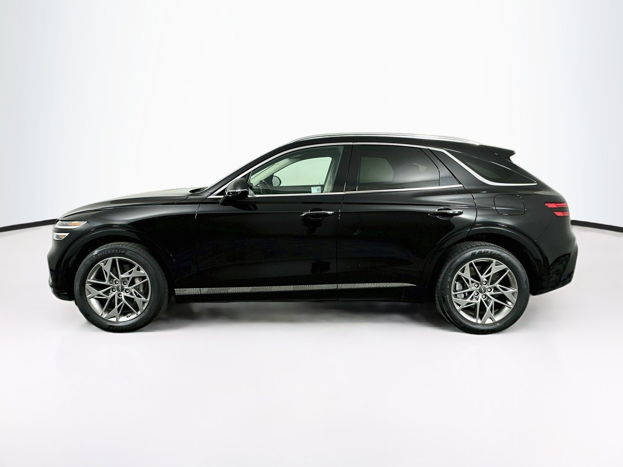 Used 2025 Genesis GV70 2.5T AWD/4WD image 4