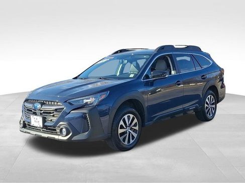 Used 2025 Subaru Outback Premium w/ Popular Package #1 image 3