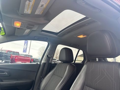 Used 2019 Chevrolet Trax LT w/ Sun & Sound Package image 35