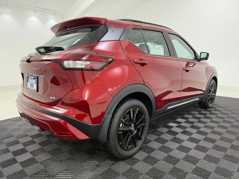 Used 2024 Nissan Kicks SR w/ SR Premium Package FWD image 8