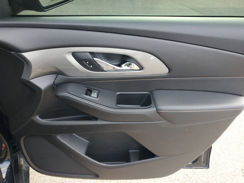 Used 2020 Chevrolet Traverse LS image 9