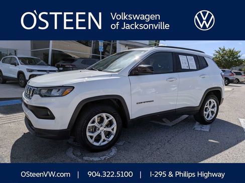 Used 2024 Jeep Compass Latitude AWD/4WD image 1