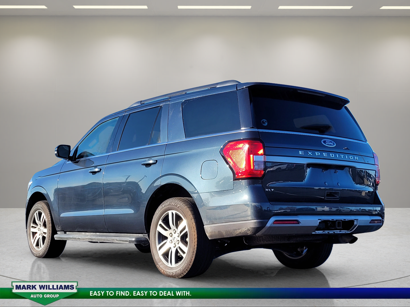 Used 2024 Ford Expedition XLT AWD/4WD image 6