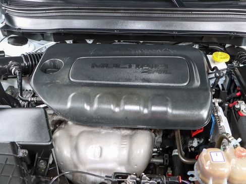 Used 2021 Jeep Cherokee Latitude Plus image 29