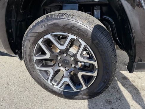 Used 2025 RAM 1500 Laramie image 15