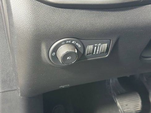 Used 2022 Jeep Compass Latitude AWD/4WD image 12