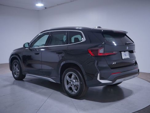Used 2025 BMW X1 xDrive28i AWD/4WD image 3