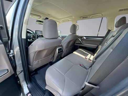 Used 2023 Lexus GX 460 Premium w/ Premium Package AWD/4WD image 32
