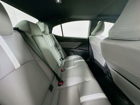 Used 2026 Toyota Camry SE w/ Convenience Package FWD image 26