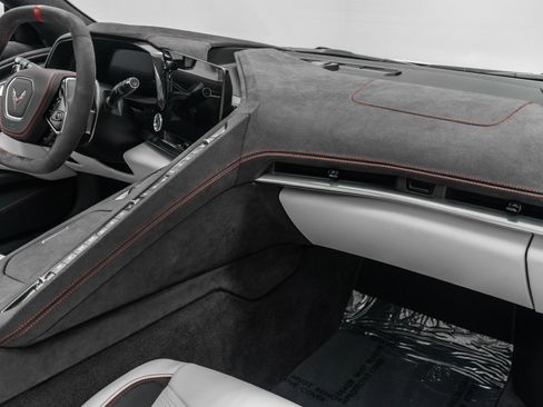 Used 2023 Chevrolet Corvette Stingray Premium Conv w/ Z51 Performance Package image 14