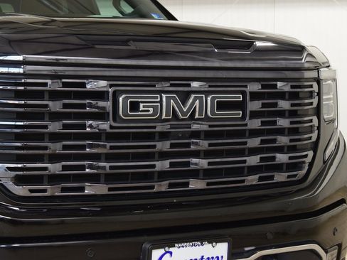 Used 2024 GMC Sierra 1500 Denali Ultimate image 11