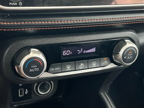Used 2018 Nissan Kicks SR w/ Exterior Package FWD image 21