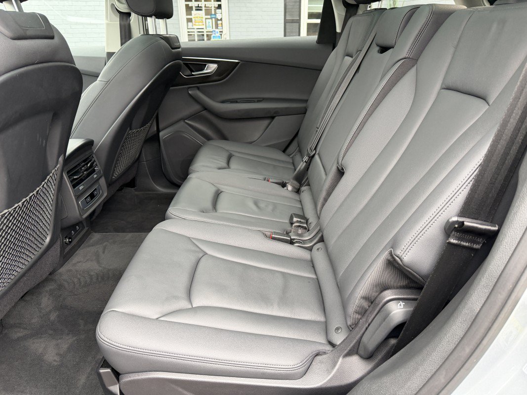 Used 2023 Audi Q7 2.0T Premium w/ Convenience Package AWD/4WD image 18