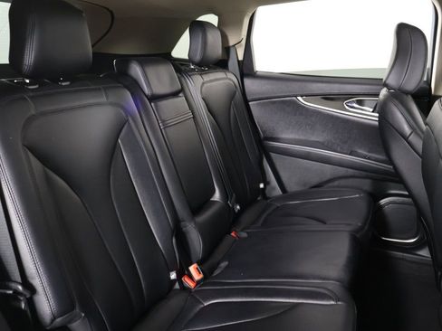 Used 2022 Lincoln Nautilus AWD image 32