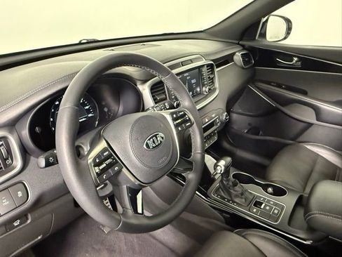 Used 2019 Kia Sorento SX image 16