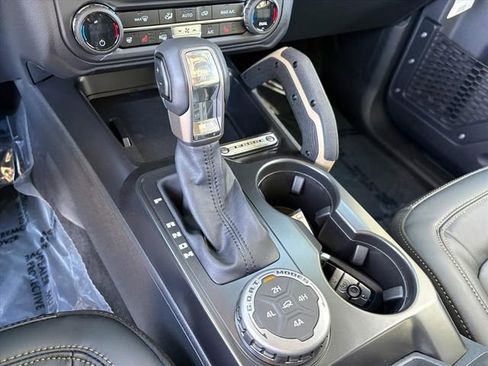 New 2025 Ford Bronco Badlands image 22