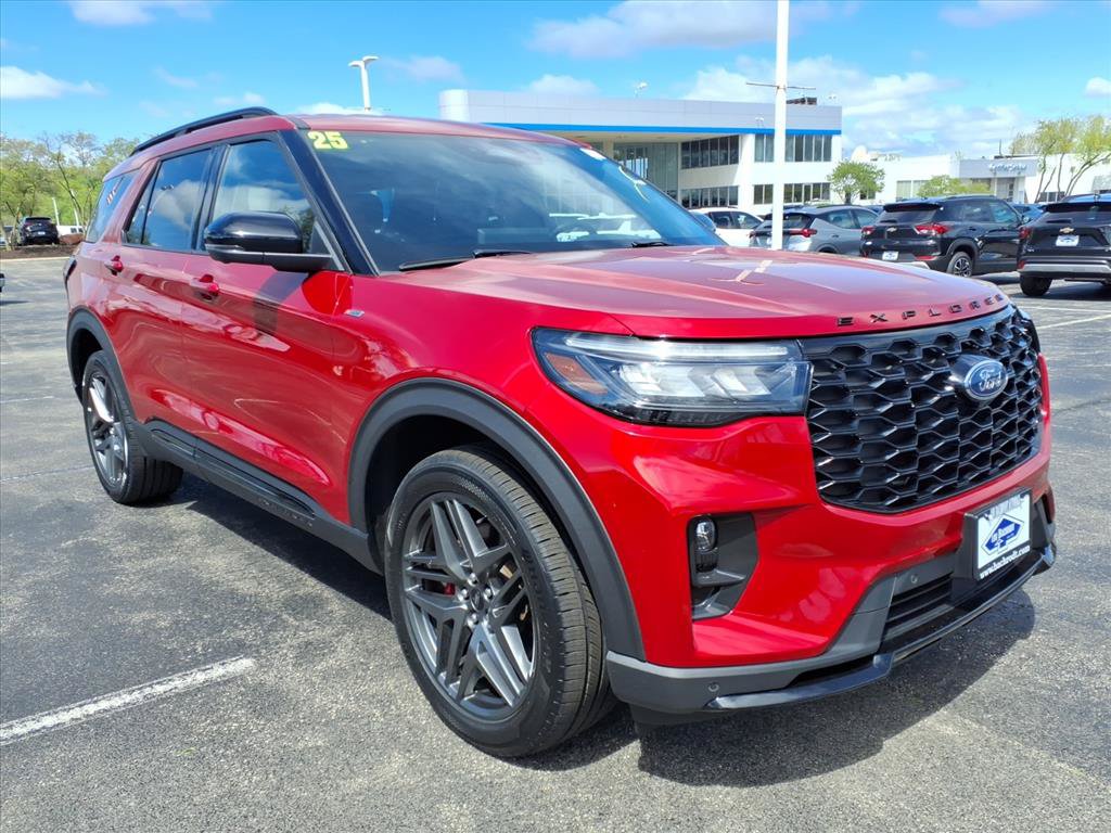Used 2025 Ford Explorer ST-Line w/ ST-Line Street Pack AWD/4WD image 1