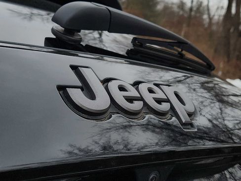 Used 2019 Jeep Grand Cherokee Limited X image 30