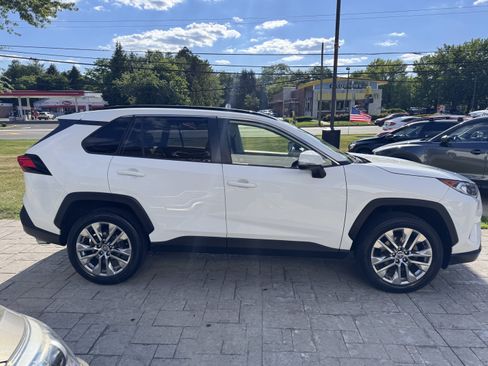 Used 2020 Toyota RAV4 XLE Premium AWD/4WD image 14