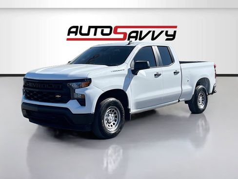 Used 2025 Chevrolet Silverado 1500 W/T w/ Trailering Package AWD/4WD image 3