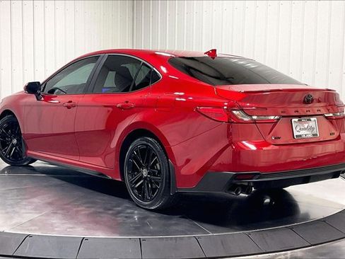Used 2026 Toyota Camry SE w/ Convenience Package FWD image 6