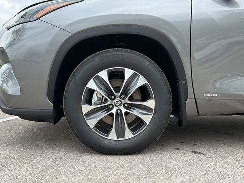 New 2026 Toyota Highlander XLE AWD/4WD image 12