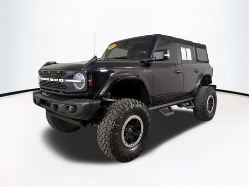 Used 2022 Ford Bronco Badlands image 9