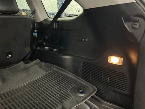 Used 2018 Toyota Highlander Limited Platinum image 27