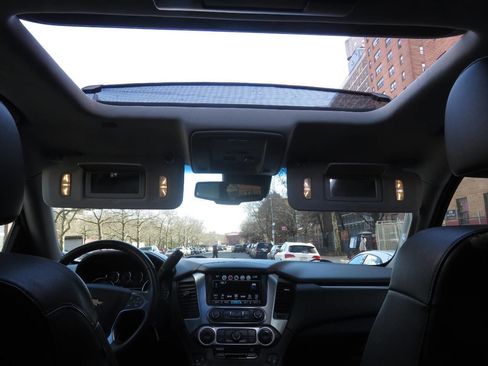 Used 2016 Chevrolet Suburban LT image 13