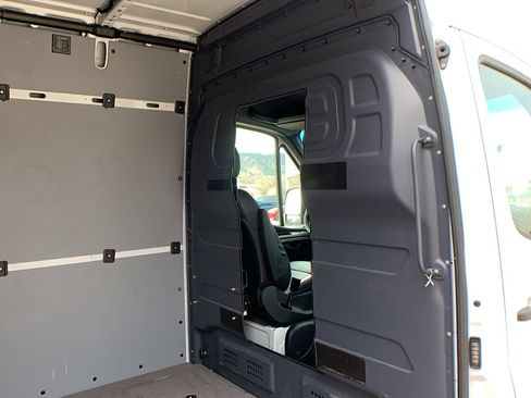 Used 2024 Mercedes-Benz Sprinter 2500 image 22