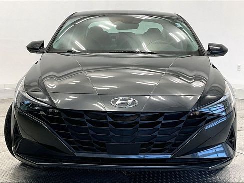 Certified 2023 Hyundai Elantra SEL w/ Convenience Package image 3