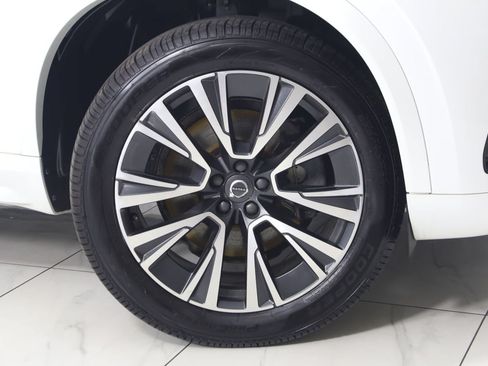 Used 2020 Volvo XC90 T6 Momentum AWD/4WD image 18