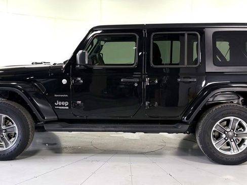 Used 2022 Jeep Wrangler Unlimited Sahara image 7