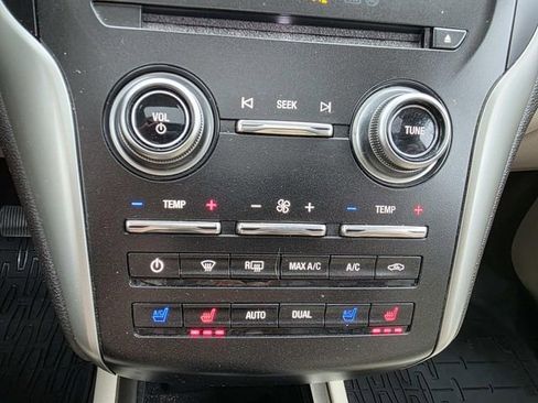 Used 2019 Lincoln MKC Reserve image 11