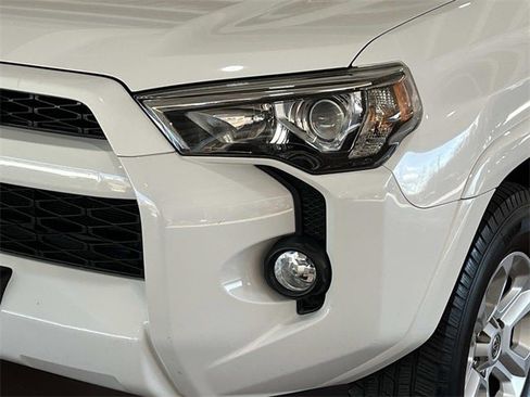 Used 2014 Toyota 4Runner SR5 image 10
