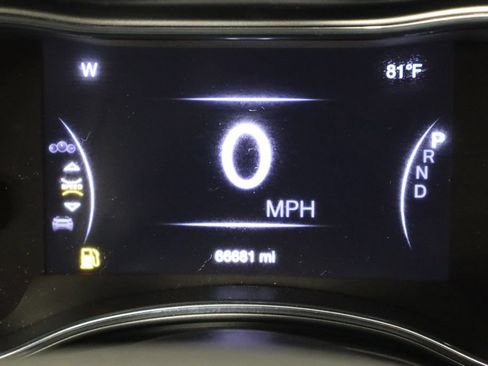 Used 2022 Jeep Grand Cherokee Laredo E AWD/4WD image 39
