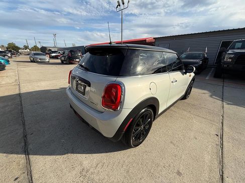 Used 2016 MINI Cooper 2-Door Hardtop image 13