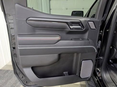 Used 2025 GMC Sierra 1500 AT4X image 10