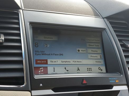 Used 2018 Ford Taurus Limited image 23