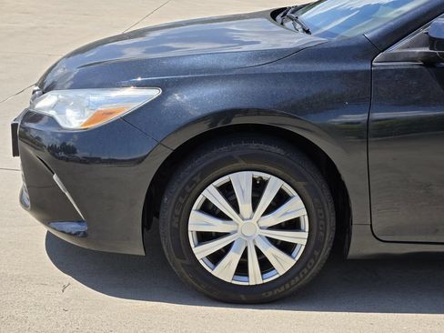 Used 2017 Toyota Camry LE FWD image 6
